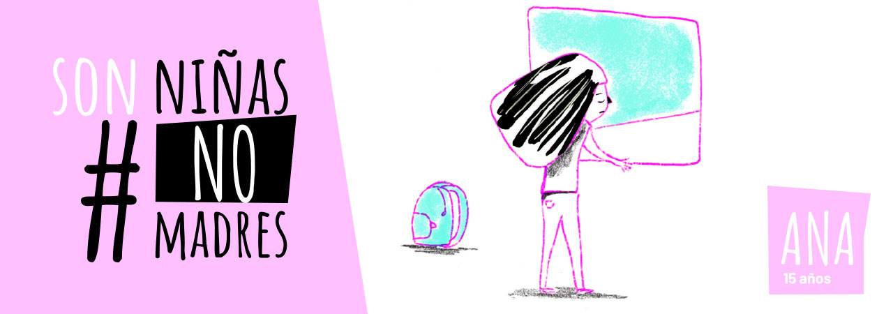 Elsie Monge en la sala de su departamento en Quito. Marzo de 2022. Foto: Karen Toro A.