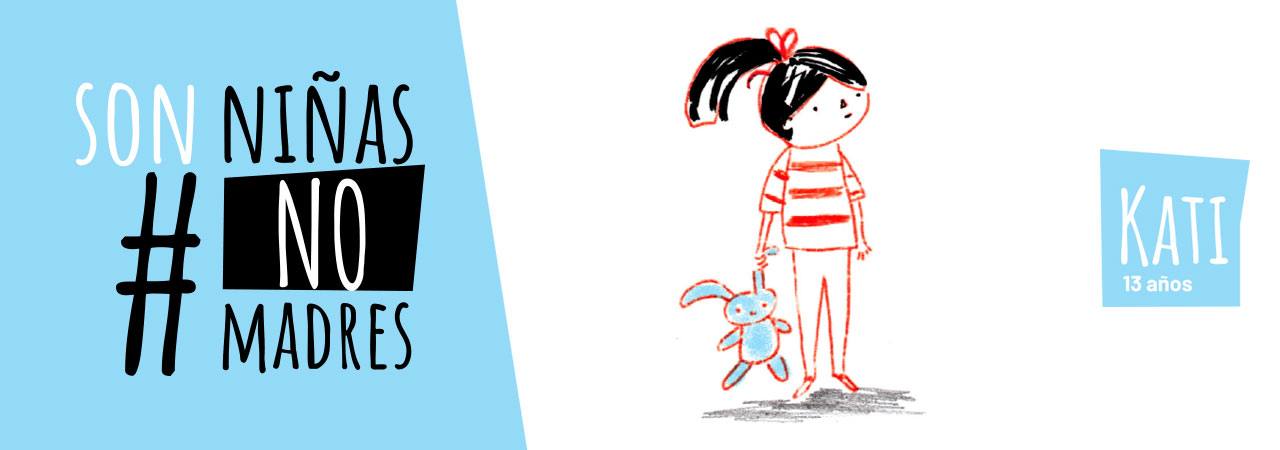 Elsie Monge en la sala de su departamento en Quito. Marzo de 2022. Foto: Karen Toro A.