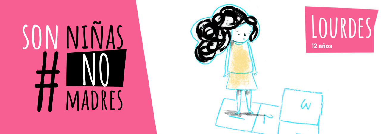 Elsie Monge en la sala de su departamento en Quito. Marzo de 2022. Foto: Karen Toro A.