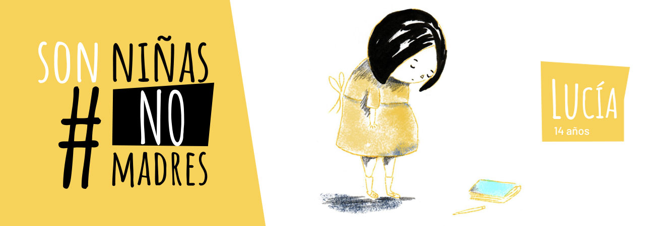 Elsie Monge en la sala de su departamento en Quito. Marzo de 2022. Foto: Karen Toro A.