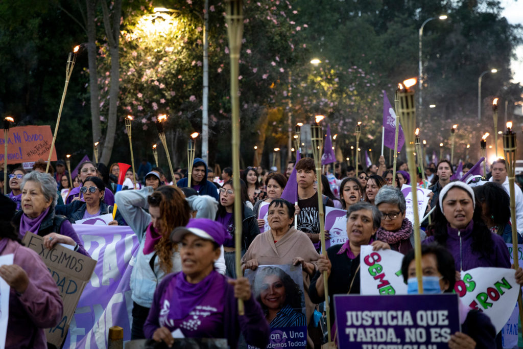 Cientos de personas se movilizaron en las calles de Quito al cumplirse un año del feminicidio de María Belén Bernal, exigiendo justicia por ella y por los feminicidios hacia otras mujeres. 11 de septiembre de 2023. Quito – Ecuador. Fotografía: Karen Toro A.