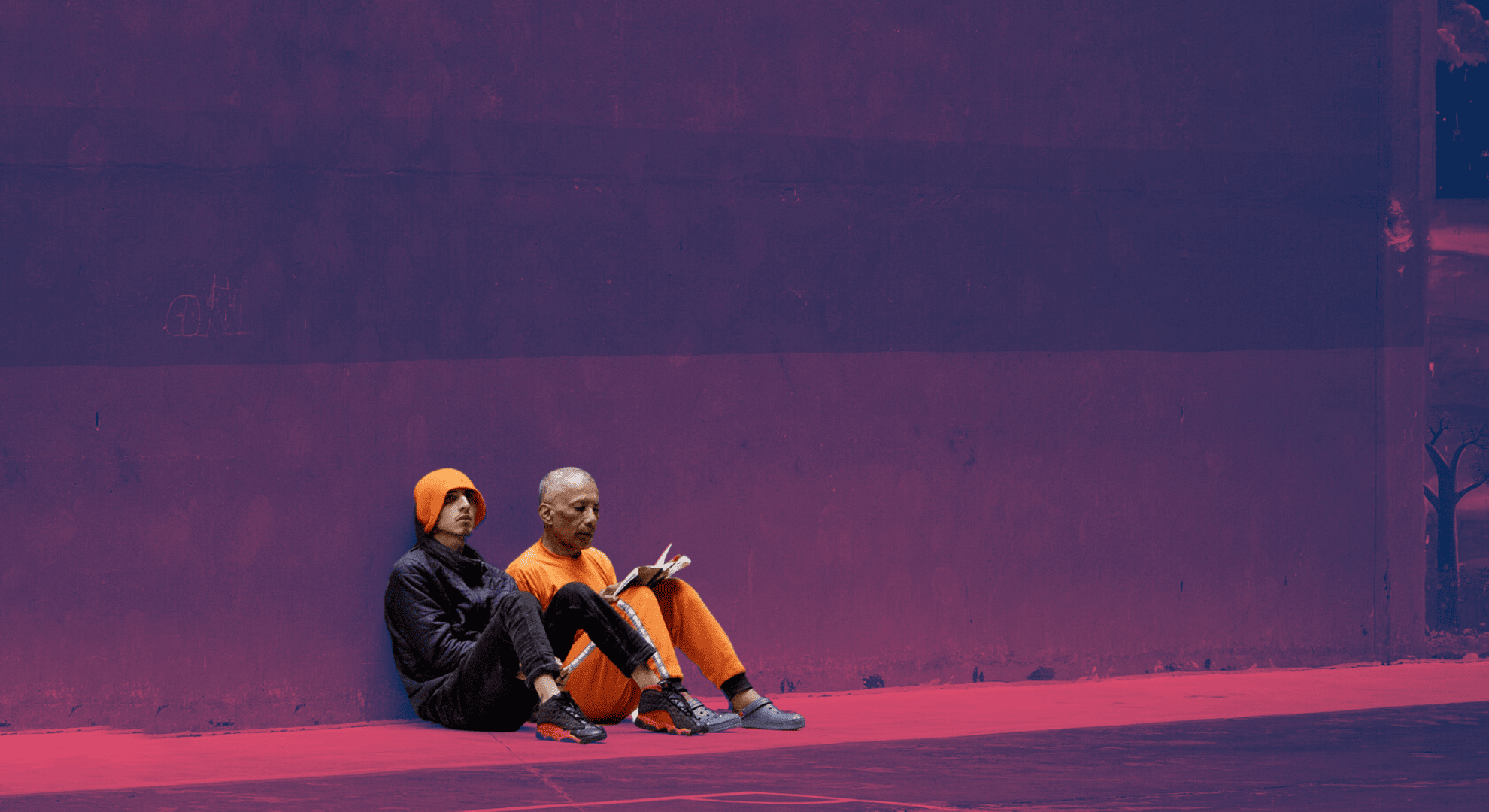 Elsie Monge en la sala de su departamento en Quito. Marzo de 2022. Foto: Karen Toro A.