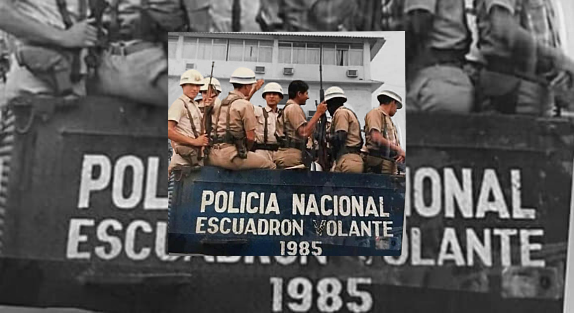 Elsie Monge en la sala de su departamento en Quito. Marzo de 2022. Foto: Karen Toro A.